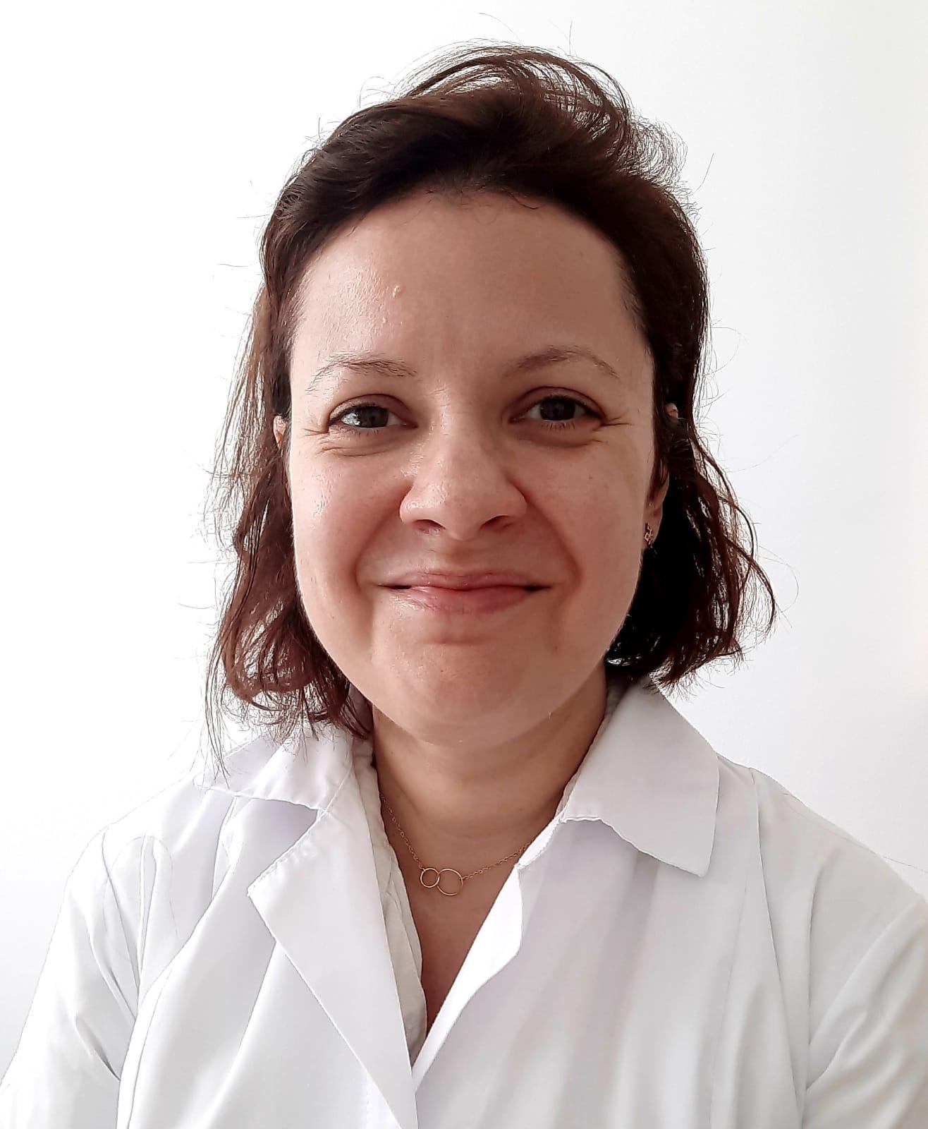 Dr. Arabela Valcea