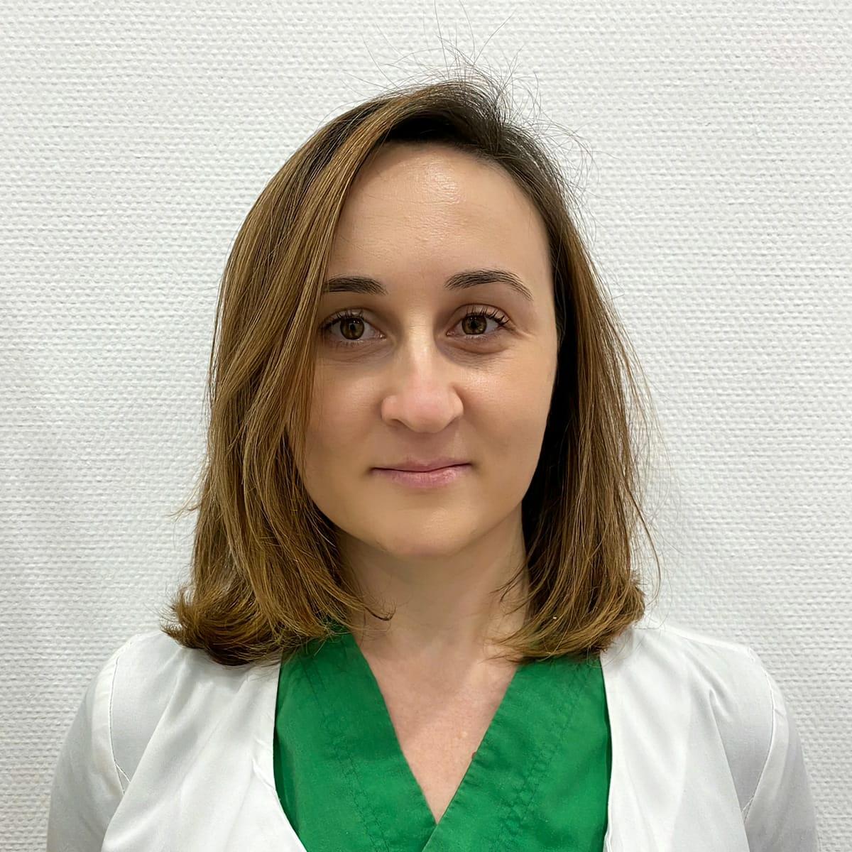 Dr. Raluca Borina
