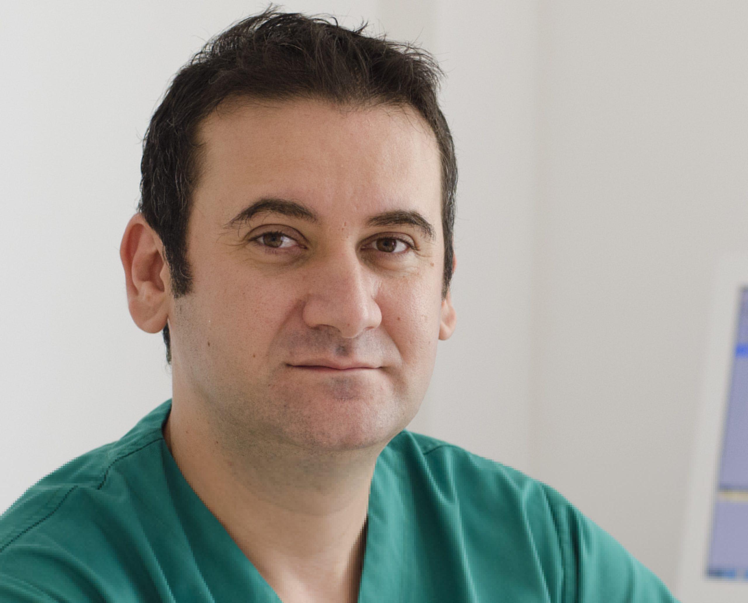 Dr. Răzvan Bucur